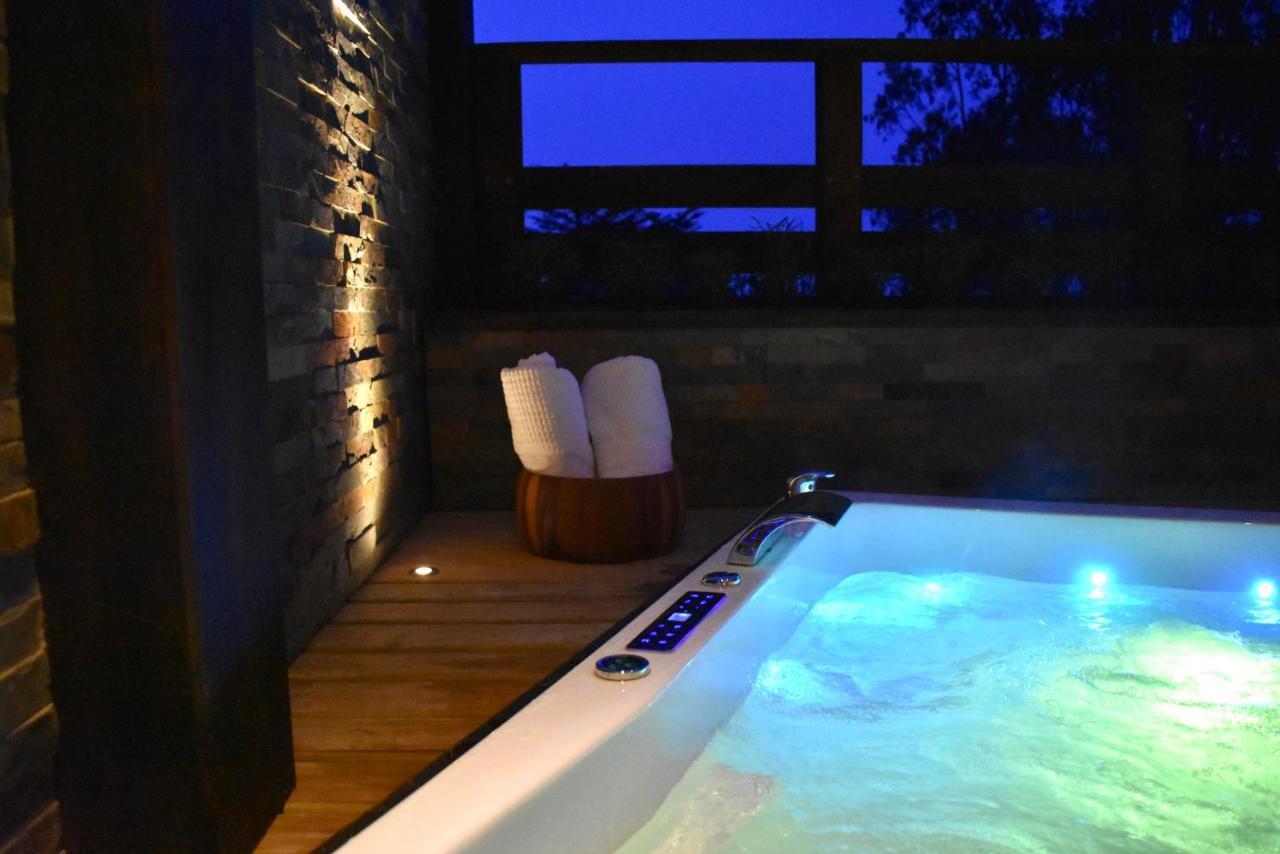 ---- Escapada De Lujo Para Dos ---- Casa Boutique Privada - Vistas Al Oceano - Parrilla Y Fogon En Quincho Privado - Insumos Desayuno - Tu Estadia Incluye Gratis 1 Sesion De Hidromasaje & Cromoterapia Bajo Las Estrellas En Jacuzzi Privado (Adults Onl Pichilemu Exterior foto